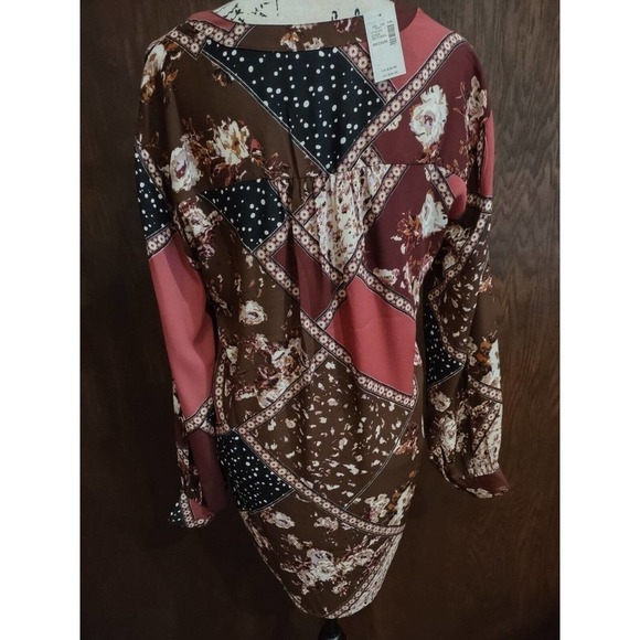 Maurices Fall Medium Brown Maroon Patchwork Floral Top High-Low Hem Career NEW - Picture 4 of 5